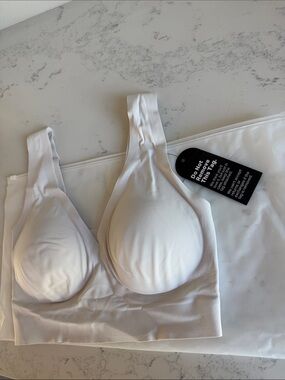 EBY Wireless Bralette Bra Color Pearl Women’s size Medium NWT